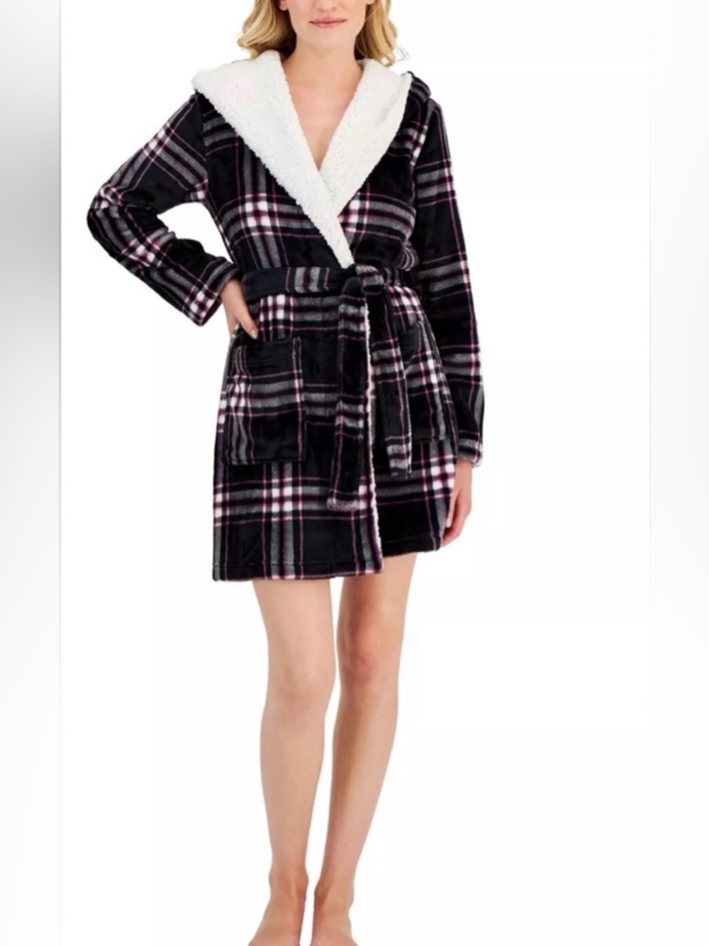 Jenni Women’s Printed Short Sherpa Hooded Robe, Black, XL/XXL